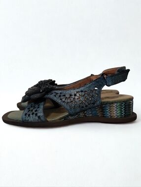 Lartiste Blue Leather Flower Sandals Women's Size 36